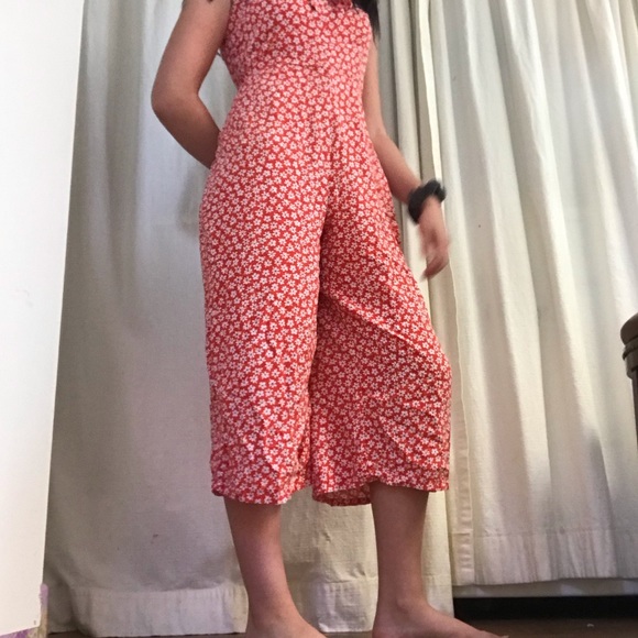 Old Navy romper comfy, loosely form fitting - Picture 1 of 5